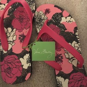 vera bradley printed flip flops